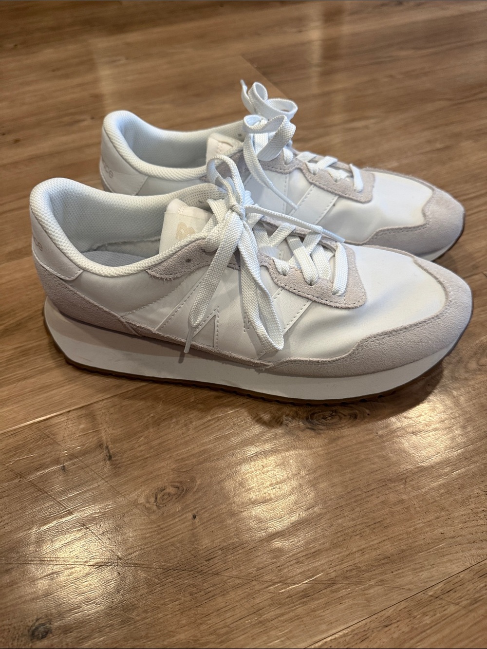 Men’s New Balance Sneaker - Picture 10 of 11